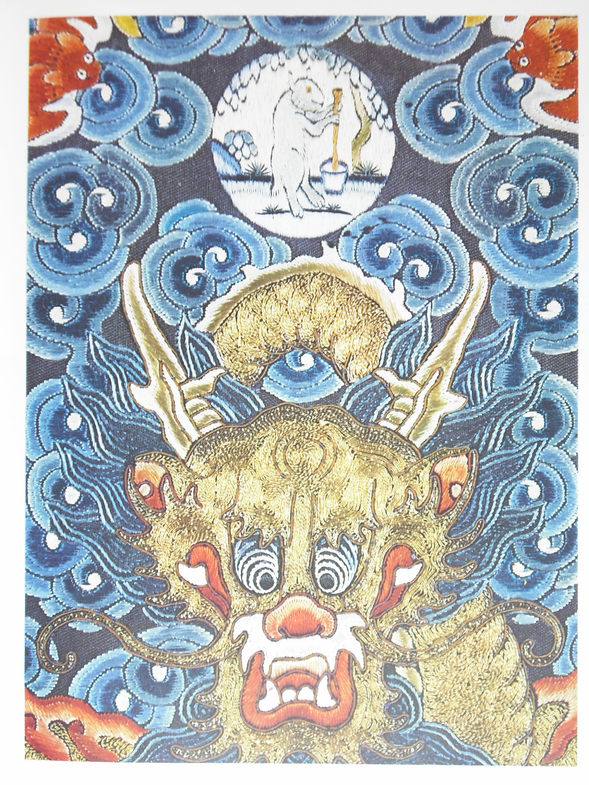 十八世纪中国龙袍纹样,月中白兔在桂树下捣制仙药